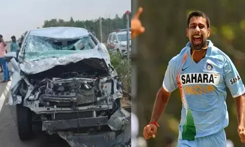 क्रिकेटर प्रवीण कुमार की कार का हुआ एक्सीडेंट, बेटे के साथ थे मौजूद! हाईवे पर ट्रक ने टक्कर मारी!