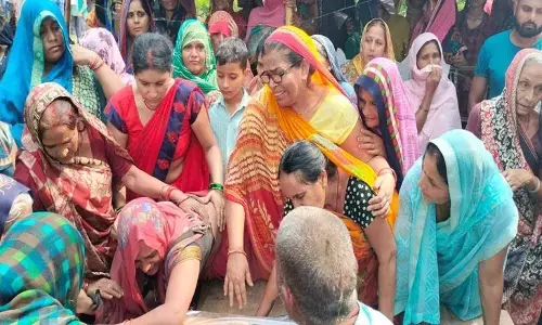 हवन कुंड में मिला युवक का शव, परिजनों ने लगाया हत्या का आरोप हवन कुंड में मिला युवक का शव, परिजनों ने लगाया हत्या का आरोप