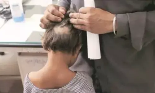 नोएडा स्कूल टीचर ने काटे छात्रों के बाल,निकाला गया नौकरी से नोएडा स्कूल टीचर ने काटे छात्रों के बाल,निकाला गया नौकरी से