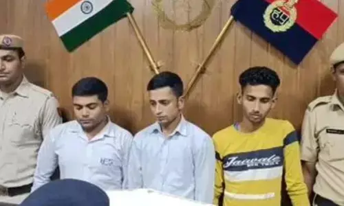 कथित प्रेम प्रसंग के चलते व्यक्ति को इमारत से धक्का देकर मार डाला, तीन संदिग्ध गिरफ्तार कथित प्रेम प्रसंग के चलते व्यक्ति को इमारत से धक्का देकर मार डाला, तीन संदिग्ध गिरफ्तार