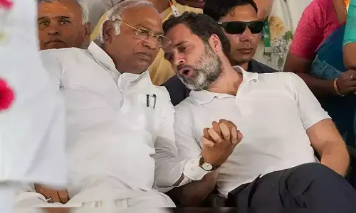 सोशल मीडिया में चुनाव जीतने वाली कांग्रेस ये तो बताए उसे वोट कौन करेगा?