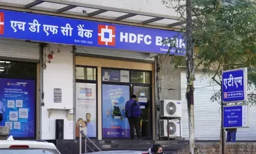 देश के सबसे बड़े प्राइवेट Bank ने लोन कर दिया महंगा, अब इतनी बढ़ जाएगी आपकी EMI देश के सबसे बड़े प्राइवेट Bank ने लोन कर दिया महंगा, अब इतनी बढ़ जाएगी आपकी EMI