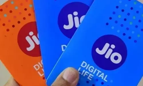 400 रुपये से कम में पाएं कई फायदे, देखें Jio का शानदार रिचार्ज प्लान! 400 रुपये से कम में पाएं कई फायदे, देखें Jio का शानदार रिचार्ज प्लान!