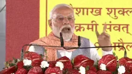 जहां पर गीता वहीं हैं कृष्ण,किसी मंदिर से कम नहीं है गीताप्रेस: पीएम नरेंद्र मोदी जहां पर गीता वहीं हैं कृष्ण,किसी मंदिर से कम नहीं है गीताप्रेस: पीएम नरेंद्र मोदी