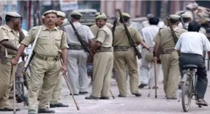 लखनऊ के हजरतगंज मेट्रो स्टेशन को बम से उड़ाने की फर्जी धमकी भरा कॉल लखनऊ के हजरतगंज मेट्रो स्टेशन को बम से उड़ाने की फर्जी धमकी भरा कॉल