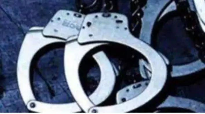 जम्मू कश्मीर में कार छीनकर भागने वाले तीन आरोपी हुए गिरफ्तार जम्मू कश्मीर में कार छीनकर भागने वाले तीन आरोपी हुए गिरफ्तार