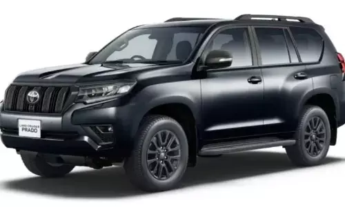 टोयोटा लैंड क्रूजर प्राडो जल्द ही होगी लॉन्च, देगी महिंद्रा एक्सयूवी को टक्कर