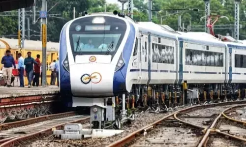 अब वंदे भारत से लखनऊ,गोरखपुर से केवल 2 घंटे में पहुंचे अयोध्या!जाने टिकट का रेट, रूट और स्टॉप