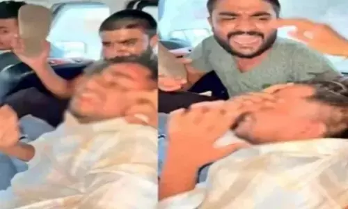 मध्य प्रदेश में मुस्लिम व्यक्ति की पिटाई करने और उसे पैर चाटने के लिए मजबूर करने के आरोप में नाबालिग पर  दर्ज किया गया मामला मध्य प्रदेश में मुस्लिम व्यक्ति की पिटाई करने और उसे पैर चाटने के लिए मजबूर करने के आरोप में नाबालिग पर  दर्ज किया गया मामला