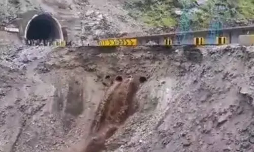 जम्मू-कश्मीर में भारी बारिश: पुंछ में 2 जवान डूबे, श्रीनगर-जम्मू हाईवे बंद जम्मू-कश्मीर में भारी बारिश: पुंछ में 2 जवान डूबे, श्रीनगर-जम्मू हाईवे बंद