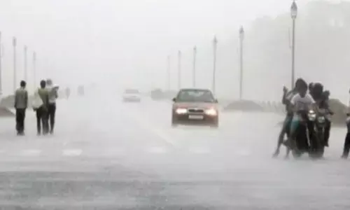 हिमाचल में बारिश का कहर:  पुल, भारी बाढ़ में बह गईं कारें