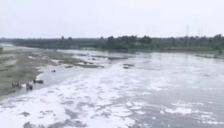 अगले 2 दिनों में खतरे के निशान को पार कर सकता है यमुना का जलस्तर: केंद्रीय जल आयोग अगले 2 दिनों में खतरे के निशान को पार कर सकता है यमुना का जलस्तर: केंद्रीय जल आयोग