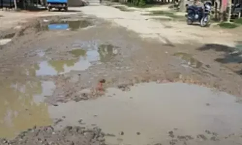 सुल्तानपुर जिले में एक्सप्रेसवे के निर्माण में 150 सड़कें क्षतिग्रस्त सुल्तानपुर जिले में एक्सप्रेसवे के निर्माण में 150 सड़कें क्षतिग्रस्त