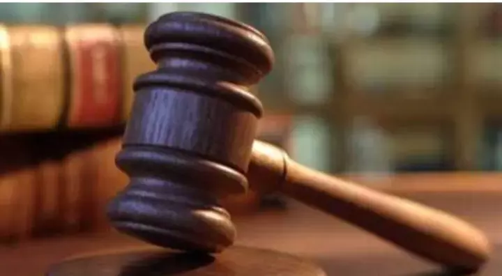 घरेलू नौकर को 7 साल बाद अदालत ने चोरी के आरोप से किया बरी