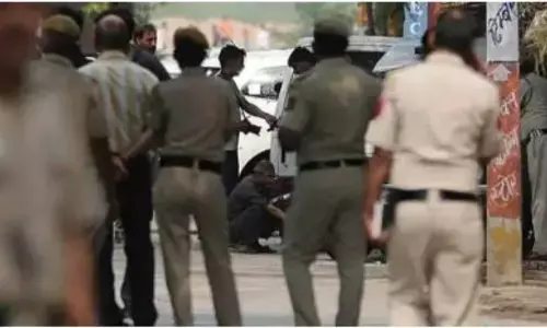 गुरुग्राम में भारी बारिश के बीच चचेरे भाई-बहन तालाब में डूबे, 1 की मौत, दूसरा लापता गुरुग्राम में भारी बारिश के बीच चचेरे भाई-बहन तालाब में डूबे, 1 की मौत, दूसरा लापता