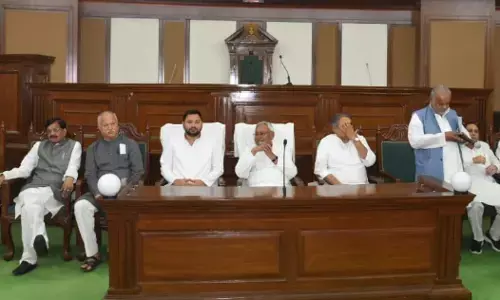 सीएम नीतीश ने बैठक में RJD MLC सुनील सिंह की जमकर क्लास लगा दी, और बोली बड़ी बात सीएम नीतीश ने बैठक में RJD MLC सुनील सिंह की जमकर क्लास लगा दी, और बोली बड़ी बात