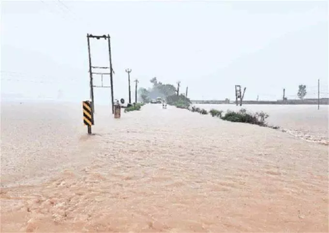 गर्मी से राहत नहीं, आफत बन रही है मॉनसून की बारिश, वजह है जलवायु परिवर्तन