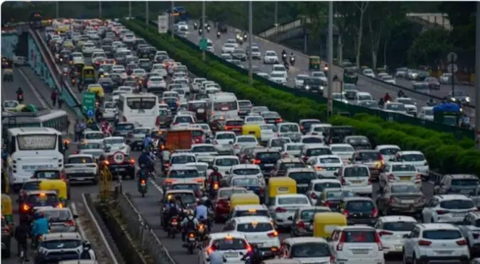 नोएडा बनाम गुरुग्राम: जाने ये 2 शहर कैसे अलग-अलग तरीके से मानसून का सामना कर रहे हैं? नोएडा बनाम गुरुग्राम: जाने ये 2 शहर कैसे अलग-अलग तरीके से मानसून का सामना कर रहे हैं?