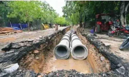 दिल्ली में पाइपलाइन ठीक कर रहे एक व्यक्ति की दीवार गिरने से हो गई मौत दिल्ली में पाइपलाइन ठीक कर रहे एक व्यक्ति की दीवार गिरने से हो गई मौत