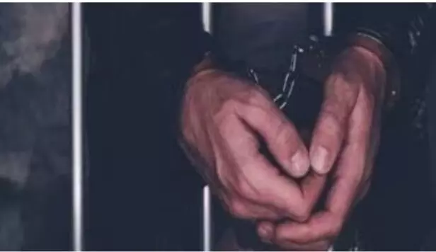 मध्य प्रदेश के झाबुआ में आदिवासी लड़कियों से यौन उत्पीड़न के आरोप में एसडीएम गिरफ्तार मध्य प्रदेश के झाबुआ में आदिवासी लड़कियों से यौन उत्पीड़न के आरोप में एसडीएम गिरफ्तार
