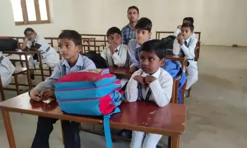 धड़ल्ले से चल रहा फर्जी बिना मान्यता स्कूलों का गोरखधंधा, खामोश बैठी योगी सरकार धड़ल्ले से चल रहा फर्जी बिना मान्यता स्कूलों का गोरखधंधा, खामोश बैठी योगी सरकार