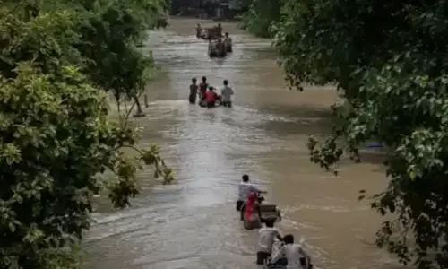 दिल्ली में बाढ़ का डर, यमुना 207 मीटर के पार,10 साल में सबसे ज्यादा दिल्ली में बाढ़ का डर, यमुना 207 मीटर के पार,10 साल में सबसे ज्यादा