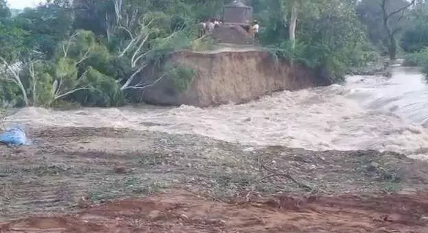 अभी अभी ग़ाज़ियाबाद, बागपत सीमा पर अलीपुर तटबंध टूटा, दिल्ली में यमुना का पानी और बढ़ने का ख़तरा