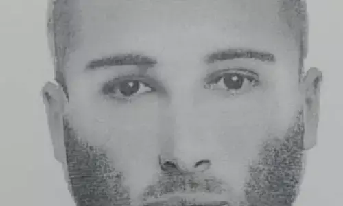 दिल्ली में एक आदमी ने खुद को पुलिसकर्मी बताकर महिला से उसके अपार्टमेंट के बाहर किया बलात्कार