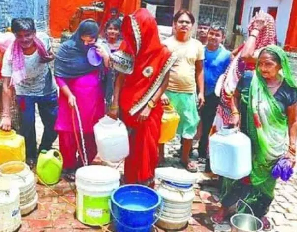 3 प्लांट बंद होने से दिल्ली में पीने के पानी की हो गई है कमी