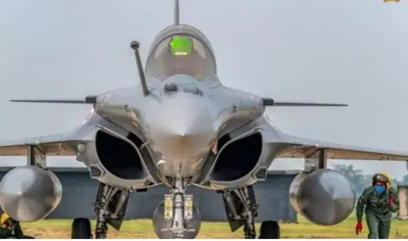 नौसेना ने फ्रांस से 26 और राफेल लड़ाकू विमान का किया चयन