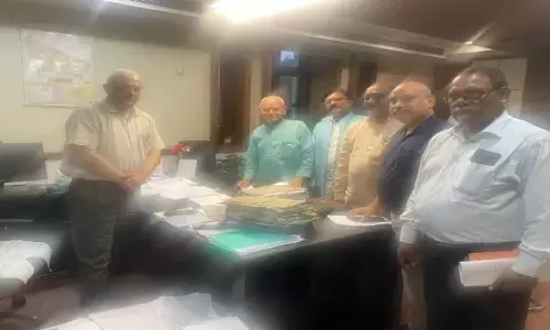 आउटसोर्सिंग, संविदा कर्मचारियों को न्यूनतम वेतन ,सेवा सुरक्षा, रिक्त पदों पर नियुक्ति में वरीयता पर बनेगी नीति, जल्द होगा निर्णय - ACS अपर मुख्य सचिव नियुक्ति एवं कार्मिक आउटसोर्सिंग, संविदा कर्मचारियों को न्यूनतम वेतन ,सेवा सुरक्षा, रिक्त पदों पर नियुक्ति में वरीयता पर बनेगी नीति, जल्द होगा निर्णय - ACS अपर मुख्य सचिव नियुक्ति एवं कार्मिक