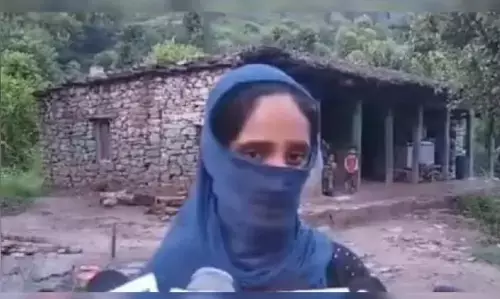 कौन है लुटेरी दुल्हन? जम्मू में ठग दुल्हन पर 12 से अधिक दूल्हों ने लगाया धोखाधड़ी का आरोप कौन है लुटेरी दुल्हन? जम्मू में ठग दुल्हन पर 12 से अधिक दूल्हों ने लगाया धोखाधड़ी का आरोप