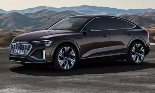 ऑडी Q8 ई-ट्रॉन ने भारत में ऑडी की पहली इलेक्ट्रिक एसयूवी के फेसलिफ्टेड संस्करण के रूप में किया डेब्यू