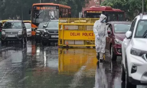 दिल्ली ट्रैफिक पुलिस ने यात्रियों को इन मार्गों से बचने के लिए सलाह की जारी दिल्ली ट्रैफिक पुलिस ने यात्रियों को इन मार्गों से बचने के लिए सलाह की जारी