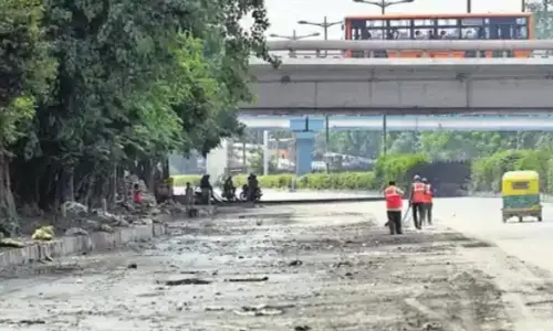 दिल्ली में धीरे-धीरे सामान्य हुआ यातायात लेकिन भीड़ भाड़ होने की संभावना अब हो गई है ज्यादा दिल्ली में धीरे-धीरे सामान्य हुआ यातायात लेकिन भीड़ भाड़ होने की संभावना अब हो गई है ज्यादा