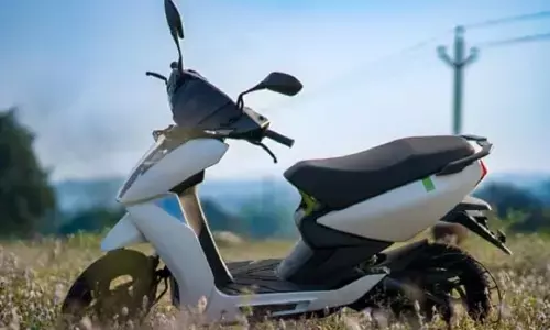 Ather 450X एक बार चार्ज करने पर चलती है 146 किलोमीटर और मात्र 3000 रुपये में उपलब्ध Ather 450X एक बार चार्ज करने पर चलती है 146 किलोमीटर और मात्र 3000 रुपये में उपलब्ध