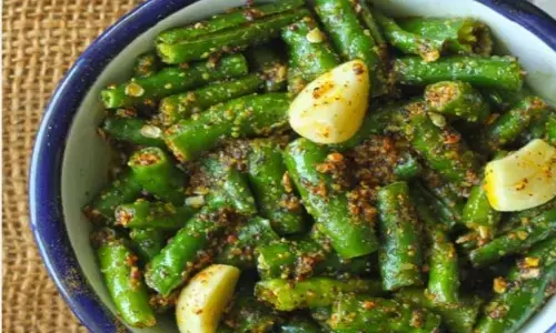 मिर्च का अचार रेसिपी: अपने स्वाद में डालें थोड़ा मसाला , जानें विधि