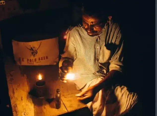 ग्रेटर नोएडा: गौतमबुद्ध नगर के जलभराव वाले इलाकों में करीब 48 घंटे से बिजली नहीं ग्रेटर नोएडा: गौतमबुद्ध नगर के जलभराव वाले इलाकों में करीब 48 घंटे से बिजली नहीं