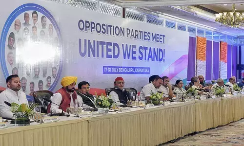 NDA vs INDIA: बेंगलुरु में खड़गे का ऐलान- 11 सदस्यीय समन्वय समिति बनेगी, राहुल बोले- यह लड़ाई एनडीए और इंडिया के बीच