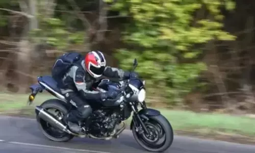 सुजुकी ने SV650X 2023 का किया अनावरण :जाने विशिष्टताएँ, अन्य विवरण सुजुकी ने SV650X 2023 का किया अनावरण :जाने विशिष्टताएँ, अन्य विवरण