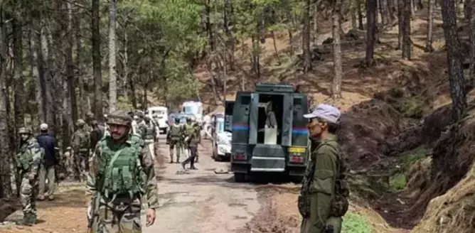 पुंछ में सेना पर हमले मे मारे गए लश्कर यूनिट के आतंकवादी पुंछ में सेना पर हमले मे मारे गए लश्कर यूनिट के आतंकवादी