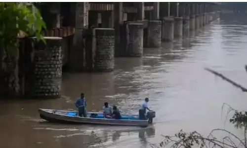 7 दिनों में पहली बार यमुना का स्तर खतरे के निशान से नीचे गिरकर फिर ऊपर आया