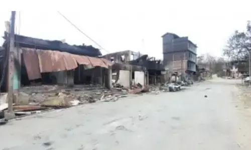 मणिपुर में निर्वस्त्र कर घुमाई गई महिलाओं को लेकर अब राजनीतिक बवाल शुरू