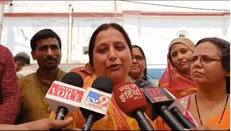 एनडीए में शामिल होने के बाद मुख्तार अंसारी के विधायक बेटे के समर्थन में आई बीजेपी की महिला विधायक एनडीए में शामिल होने के बाद मुख्तार अंसारी के विधायक बेटे के समर्थन में आई बीजेपी की महिला विधायक