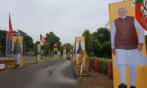 बीस साल बाद चौराहे पर भाजपा बीस साल बाद चौराहे पर भाजपा