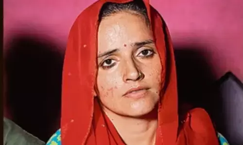 पाक महिला ने राष्ट्रपति मुर्मू के समक्ष दायर की याचिका पाक महिला ने राष्ट्रपति मुर्मू के समक्ष दायर की याचिका