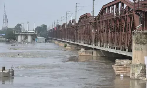 हथिनी कुंड बैराज से ढाई लाख क्यूसेक पानी छोड़ा, फिर बढ़ेगा यमुना का जलस्तर, दिल्ली में अलर्ट