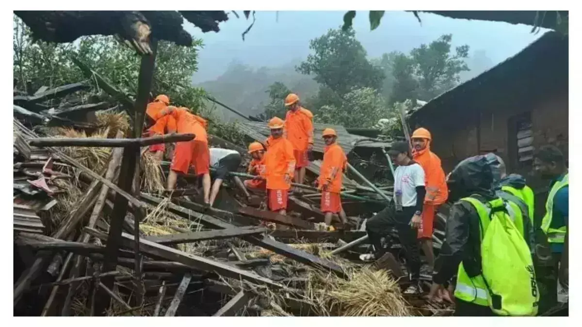 महाराष्ट्र के रायगढ़ जिले में कब्रगाह बना गाँव, 72 घंटे, 43 मकान, 27 मौते, 81 लोग अभी तक लापता