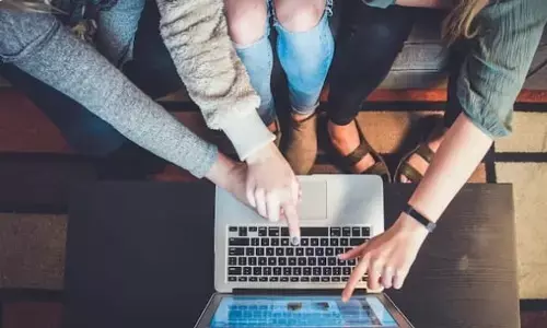 पत्रकारिता और जनसंचार स्नातकों के लिए 5 करियर विकल्प