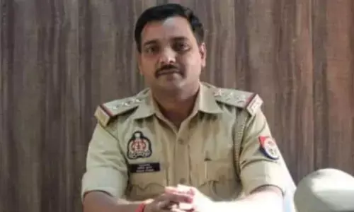 उन्नाव के सफीपुर कोतवाली प्रभारी ने लगा ली फांसी, कमरे ने शव लटकता देख थाने में मचा हड़कंप उन्नाव के सफीपुर कोतवाली प्रभारी ने लगा ली फांसी, कमरे ने शव लटकता देख थाने में मचा हड़कंप